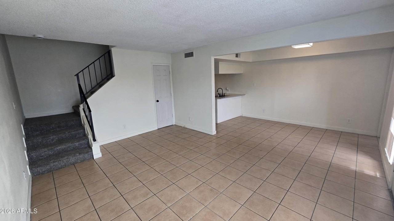 1447 N 53rd Dr - Photo 5 of 32