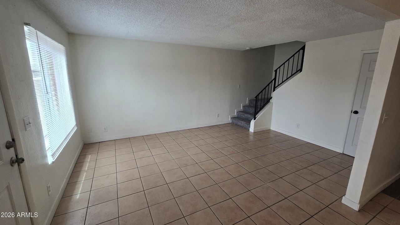 1447 N 53rd Dr - Photo 7 of 32