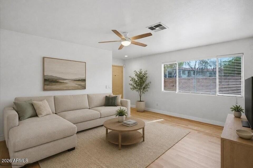 2901 W Irma Ln - Photo 2 of 16