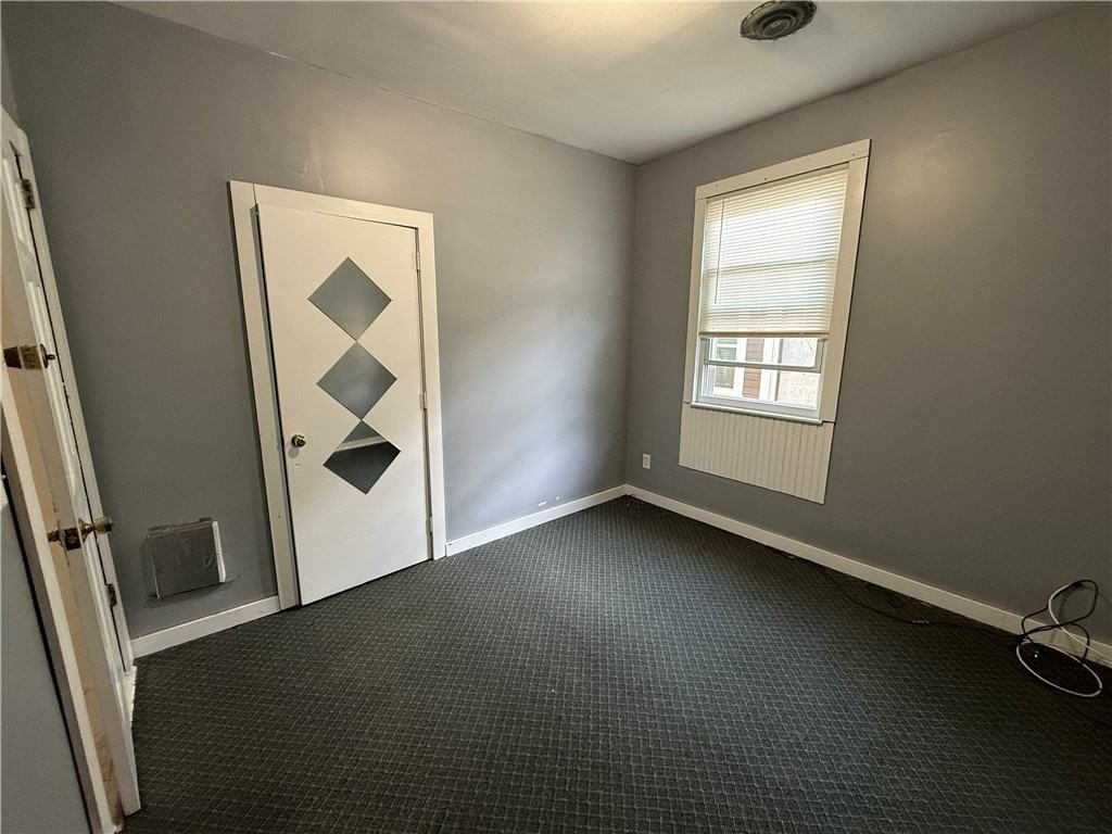 31 Cedar St - Photo 4 of 8