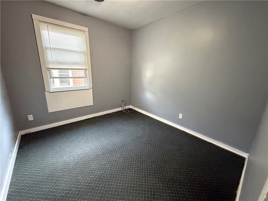 31 Cedar St - Photo 5 of 8