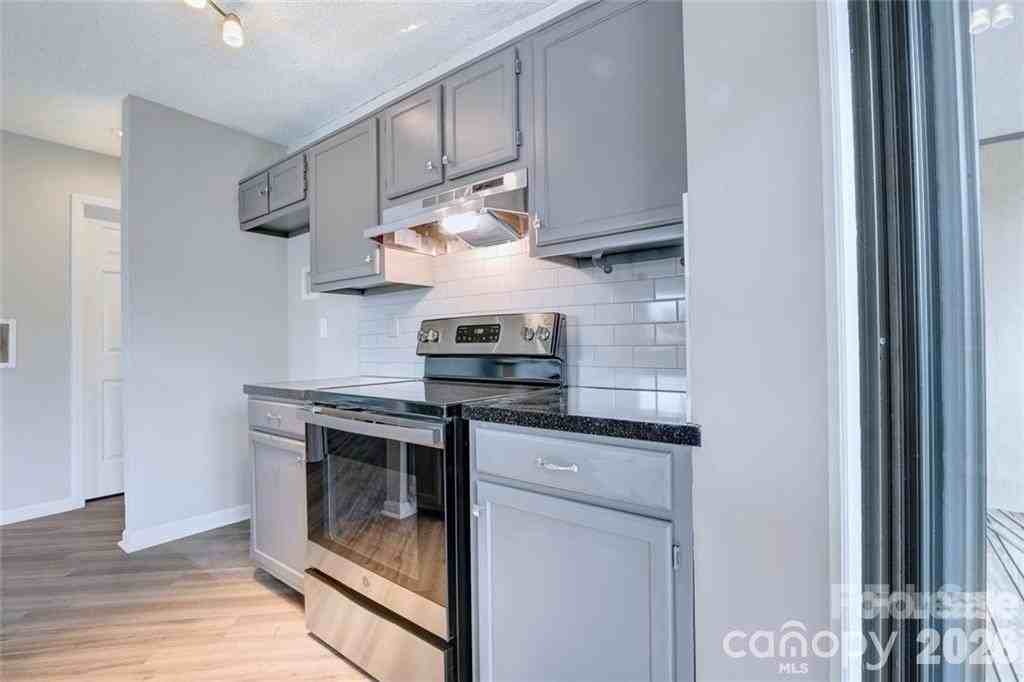 8121 Cedar Glen Dr - Photo 6 of 11