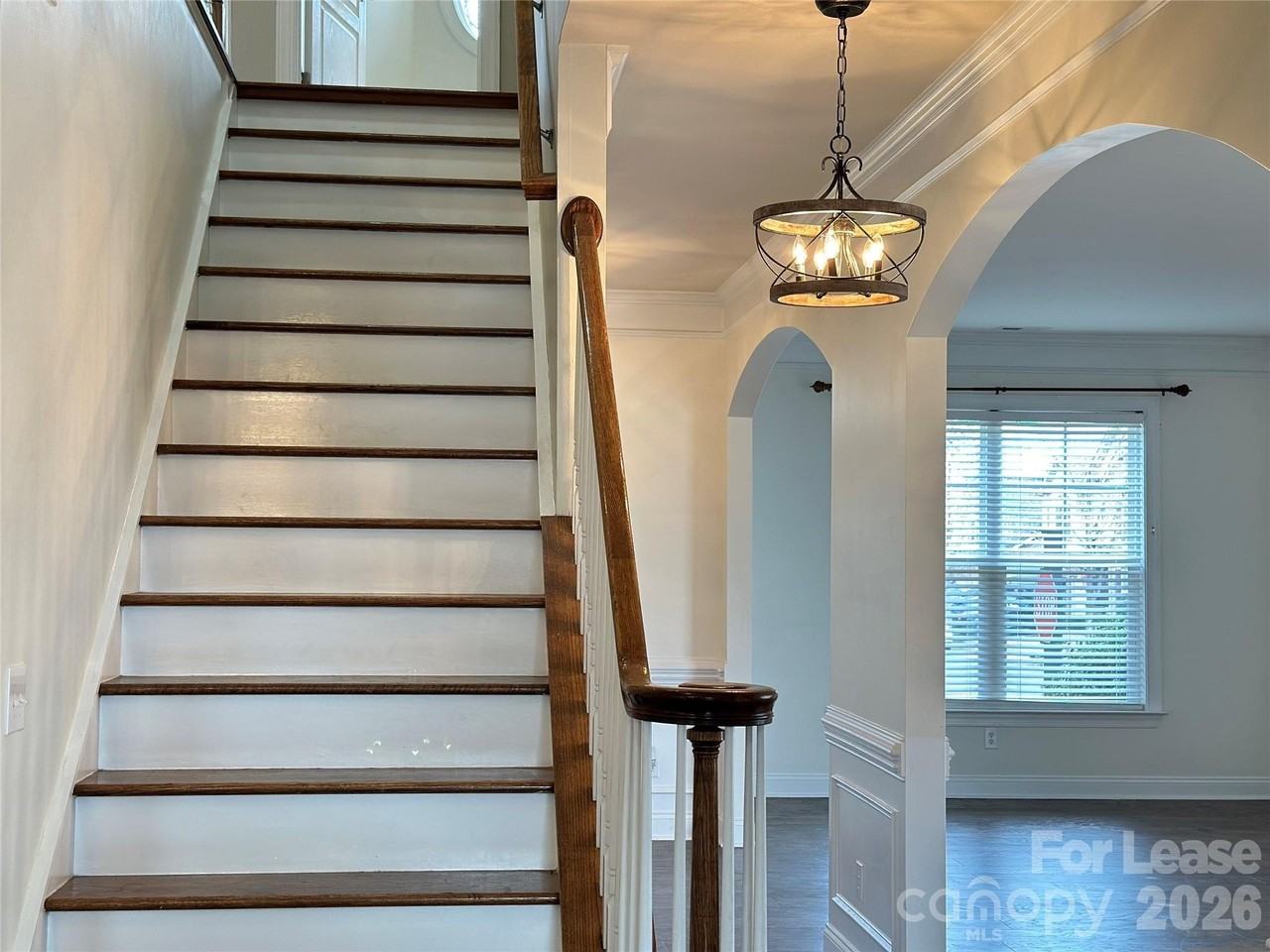 8124 Lynwood Sq - Photo 7 of 36