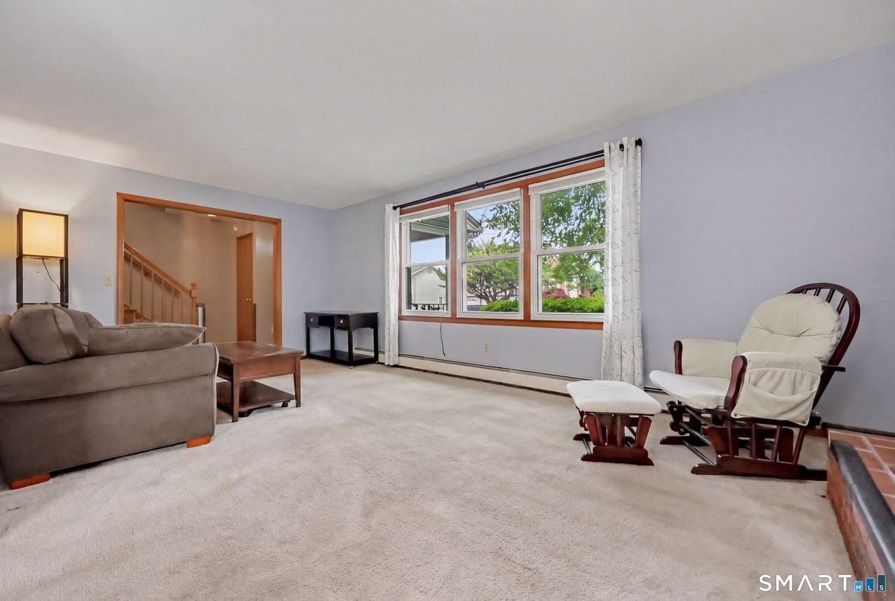 275 York St - Photo 6 of 18