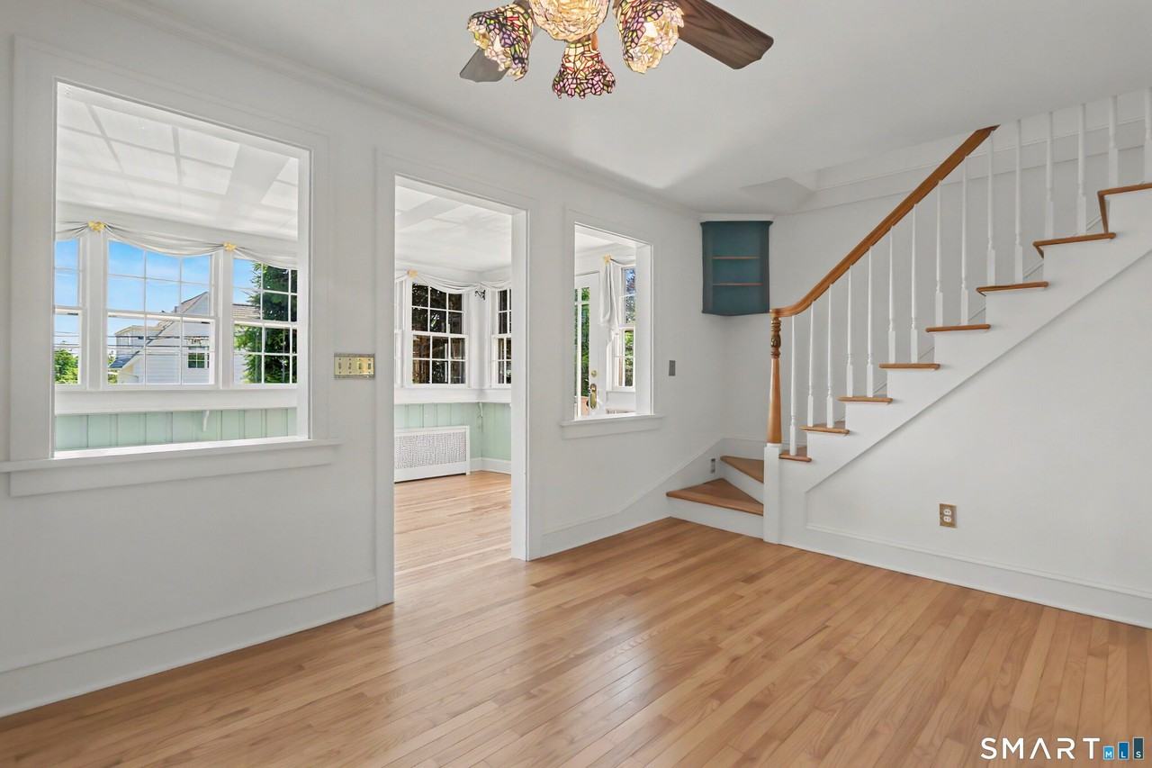 8 Sherwood Dr - Photo 5 of 28