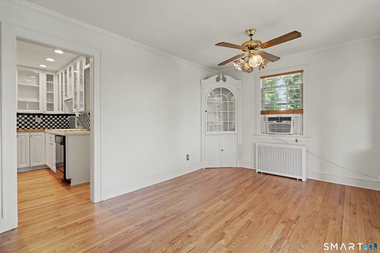 8 Sherwood Dr - Photo 6 of 28