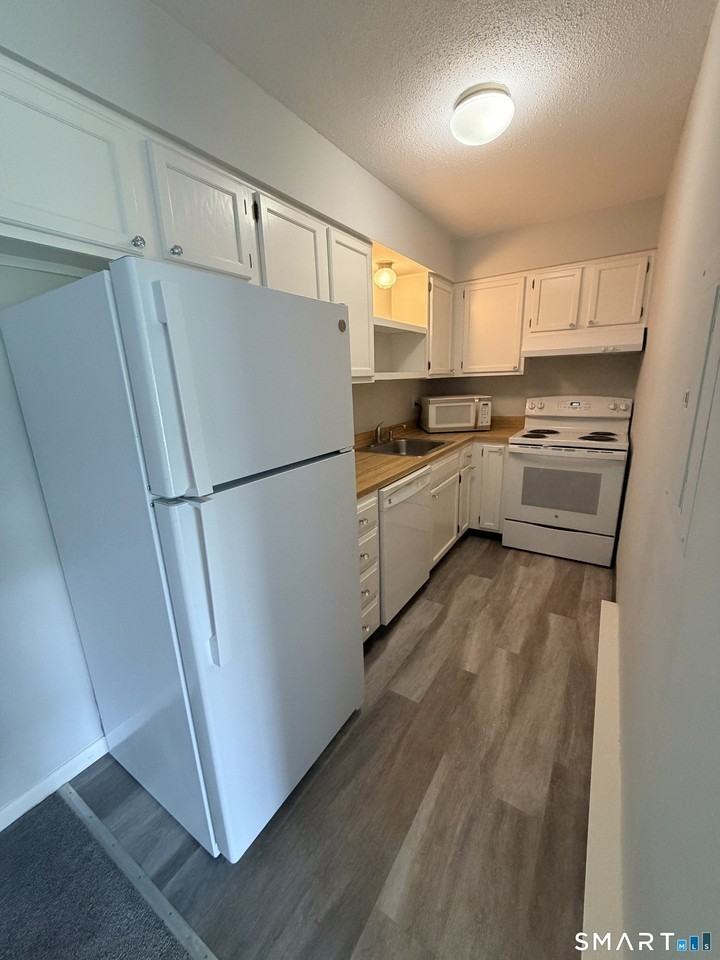 115 Short Beach Rd #307 - Photo 3 of 25