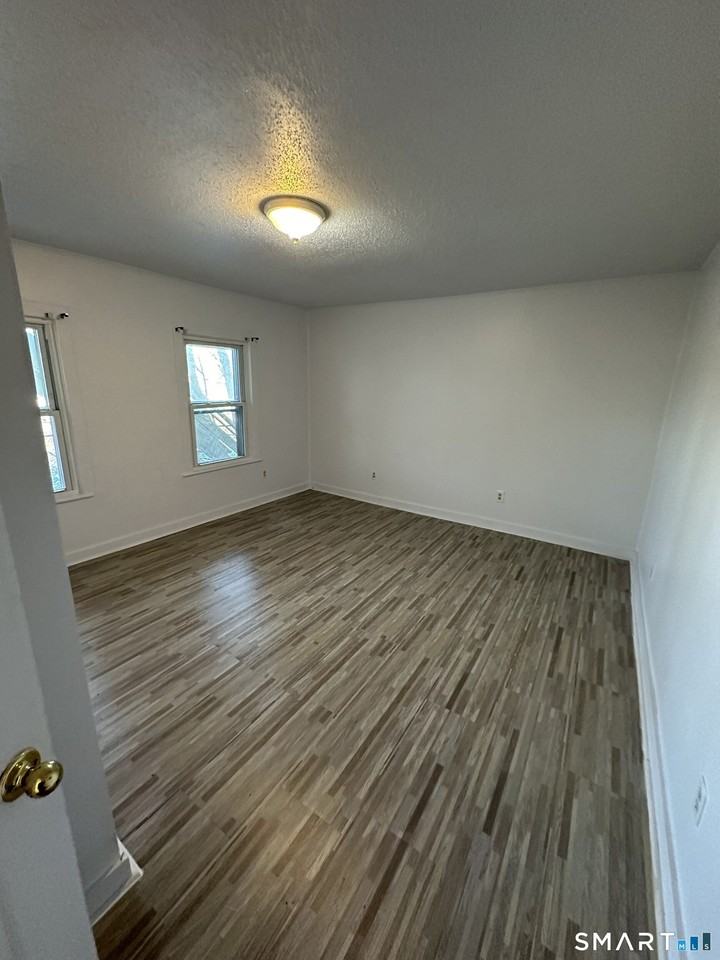 210 Derby Ave #210C - Photo 5 of 17