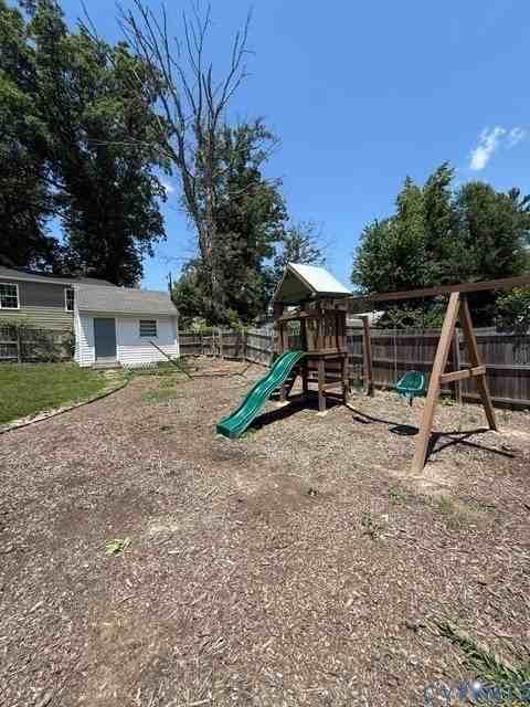 1300 Maywood Rd - Photo 5 of 32