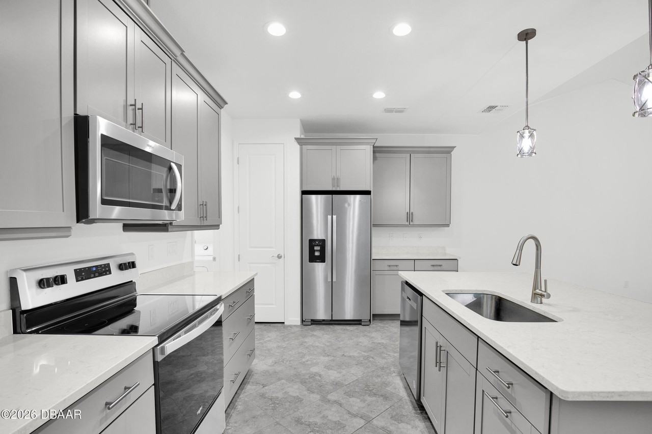 319 Cool Waters Way - Photo 6 of 50