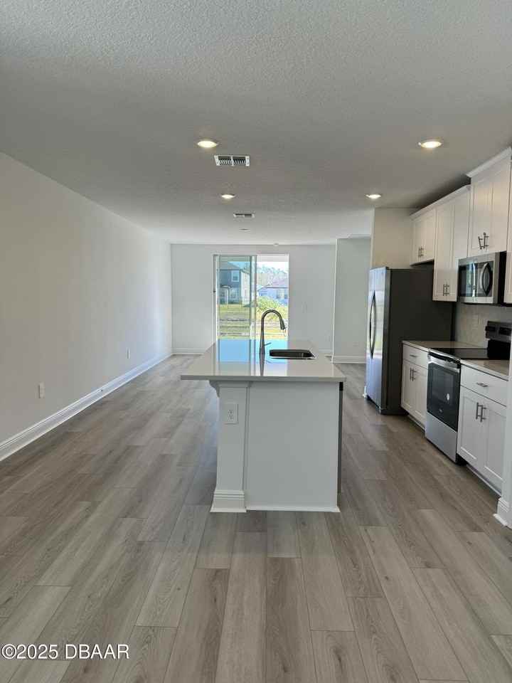 185 Links Terrace Blvd - Photo 6 of 25