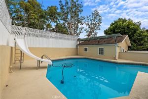featured image of 541 Oak St