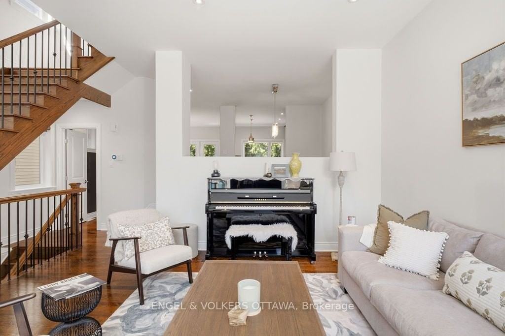270 Royal Ave - Photo 7 of 40