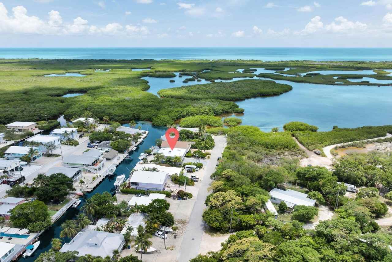 121 Long Key Lake Dr - Photo 2 of 36