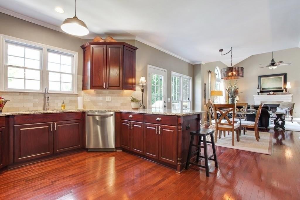 2080 N Bethany Creek Dr - Photo 2 of 25
