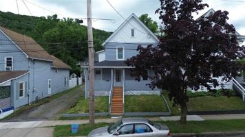 featured image of 6 Evans St #1