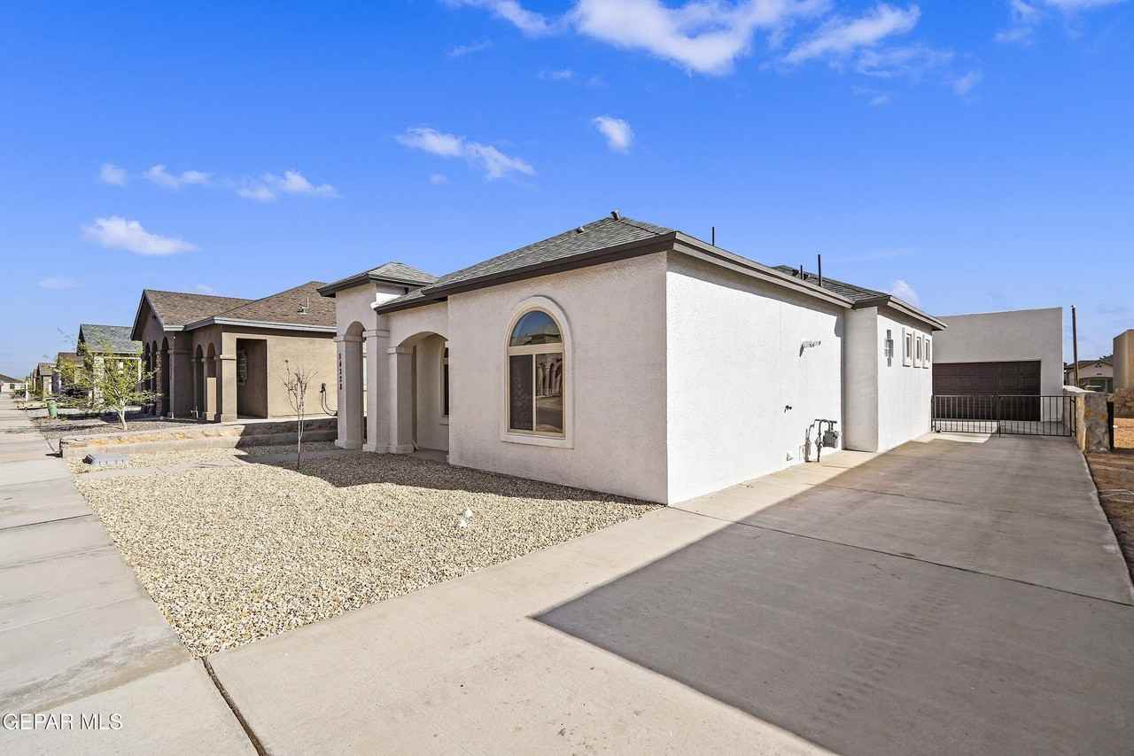 14328 Chris Zingo Ln - Photo 3 of 30
