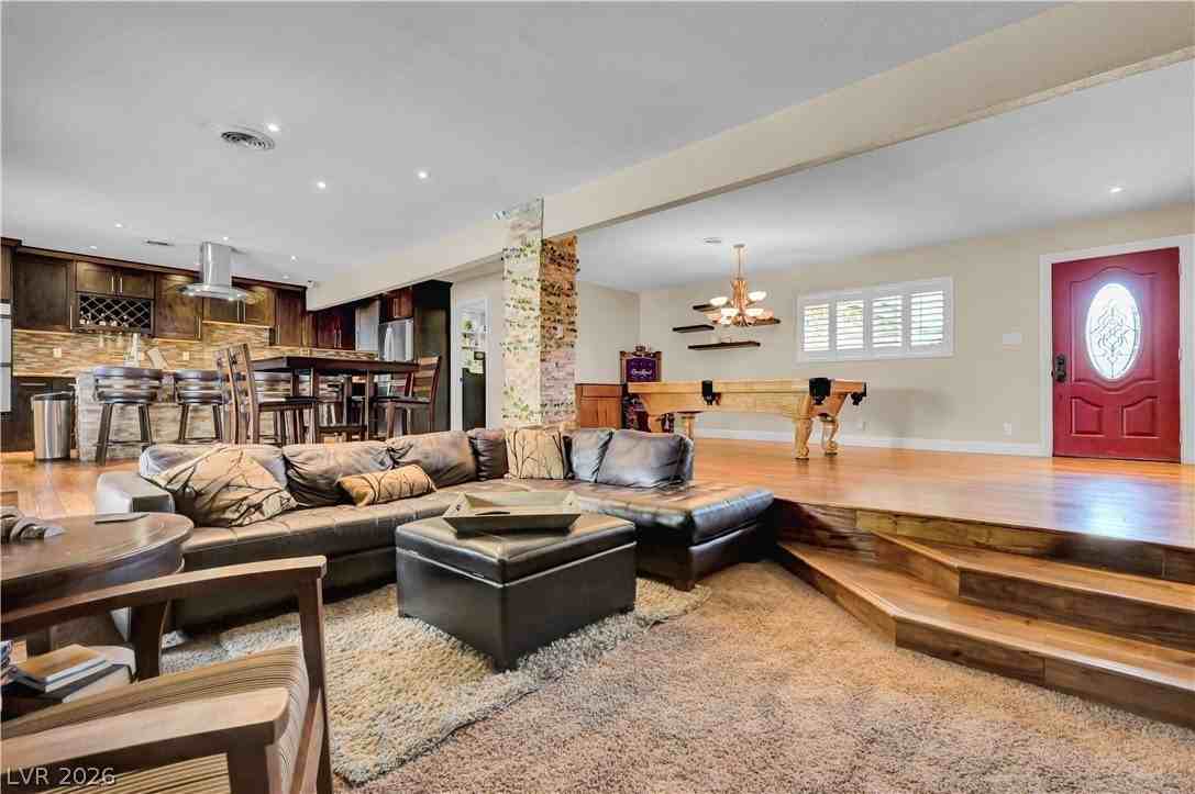 2712 W Oakey Blvd - Photo 4 of 50