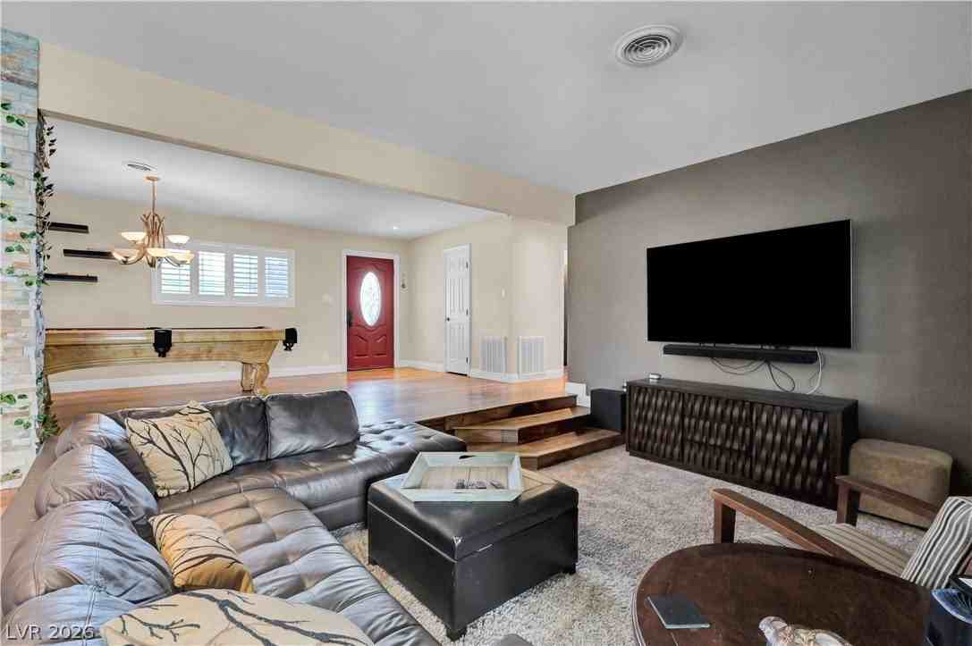 2712 W Oakey Blvd - Photo 5 of 50