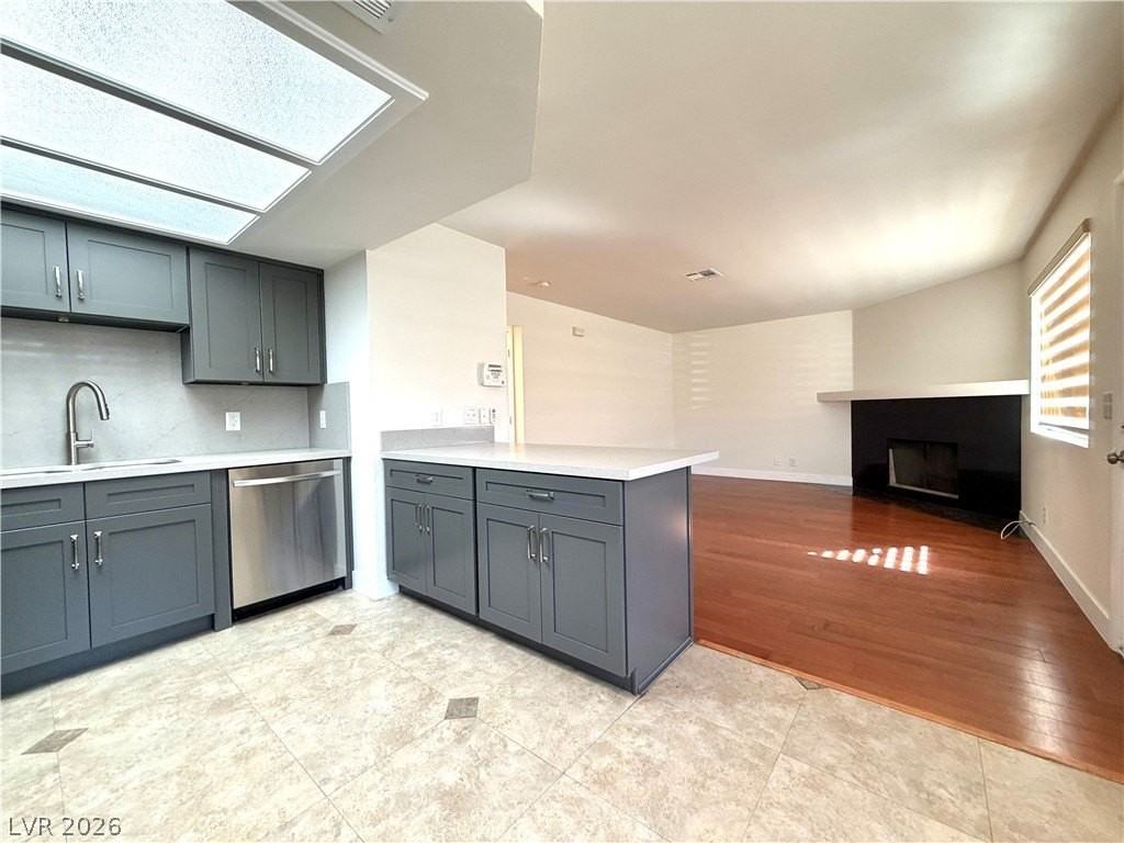 920 Rockview Dr #101 - Photo 3 of 21