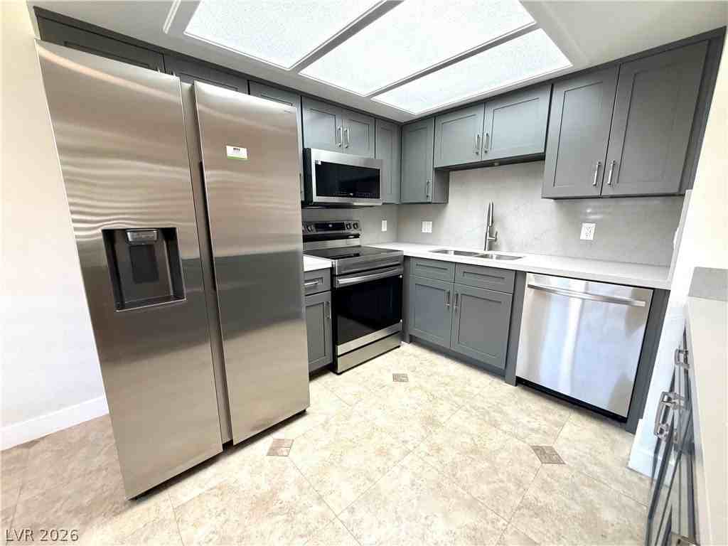 920 Rockview Dr #101 - Photo 6 of 21