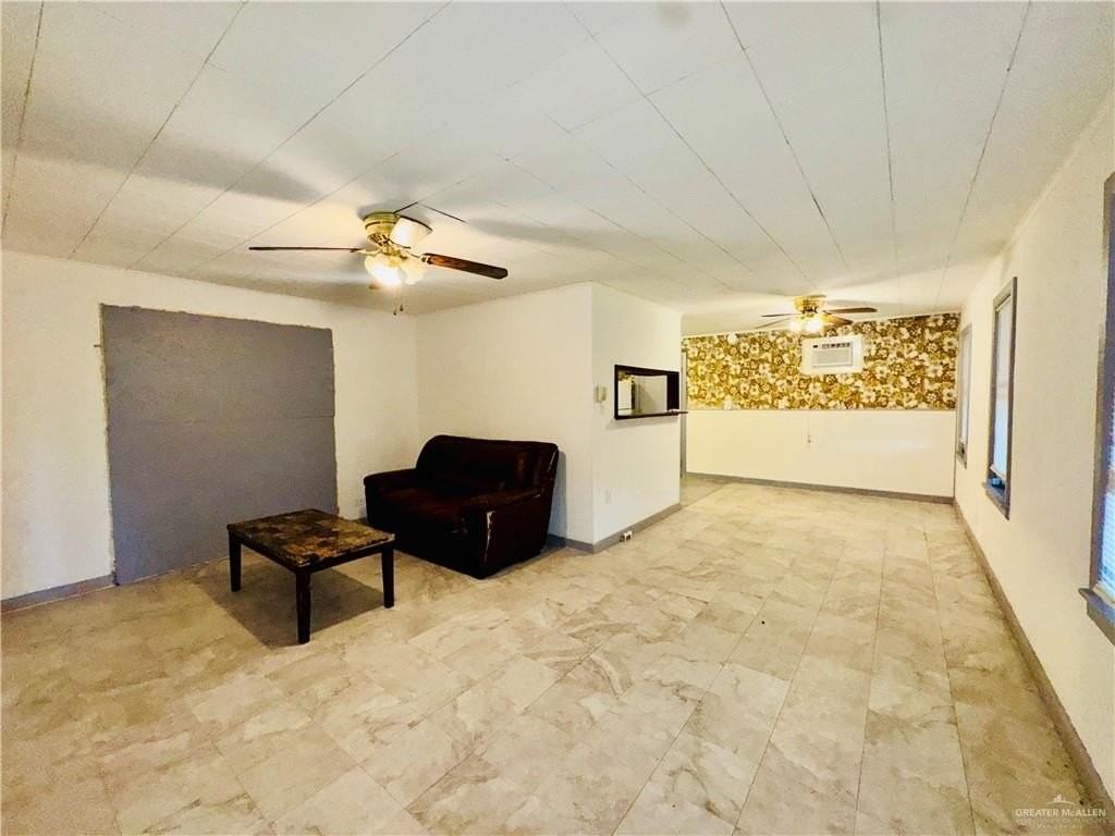 1601 Redwood Ave - Photo 2 of 12