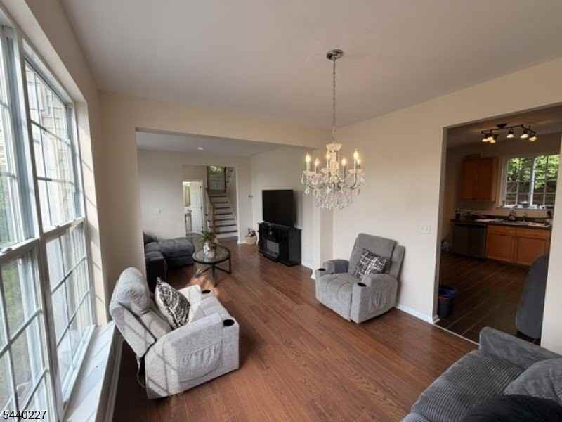 310 Winding Hill Dr - Photo 4 of 17