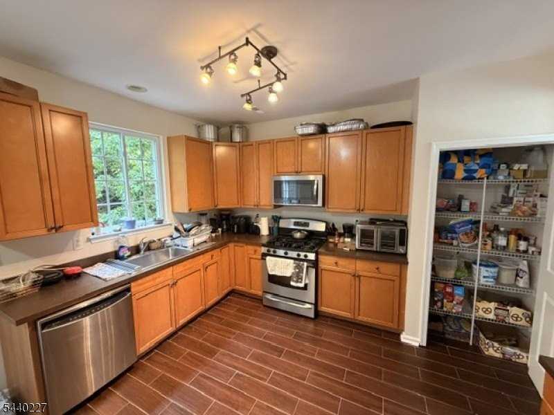 310 Winding Hill Dr - Photo 7 of 17