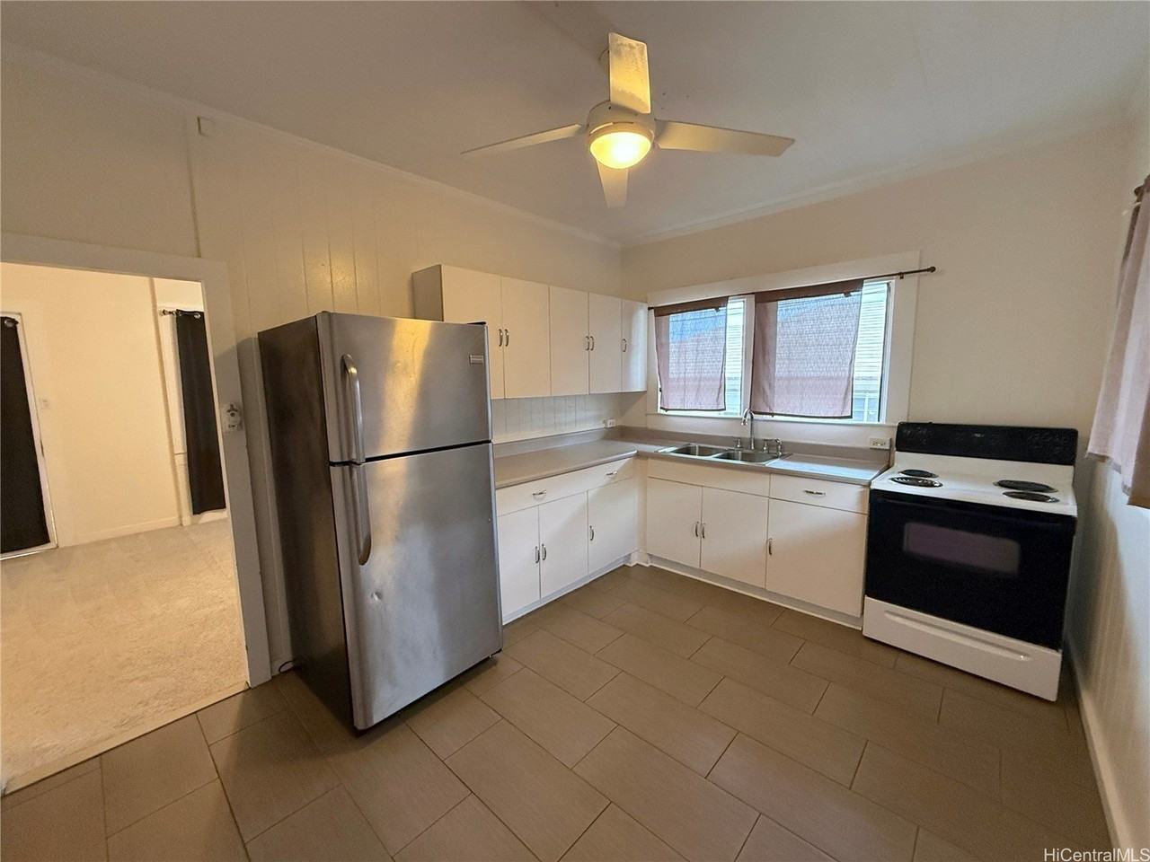 2158 Kanealii Ave - Photo 3 of 8