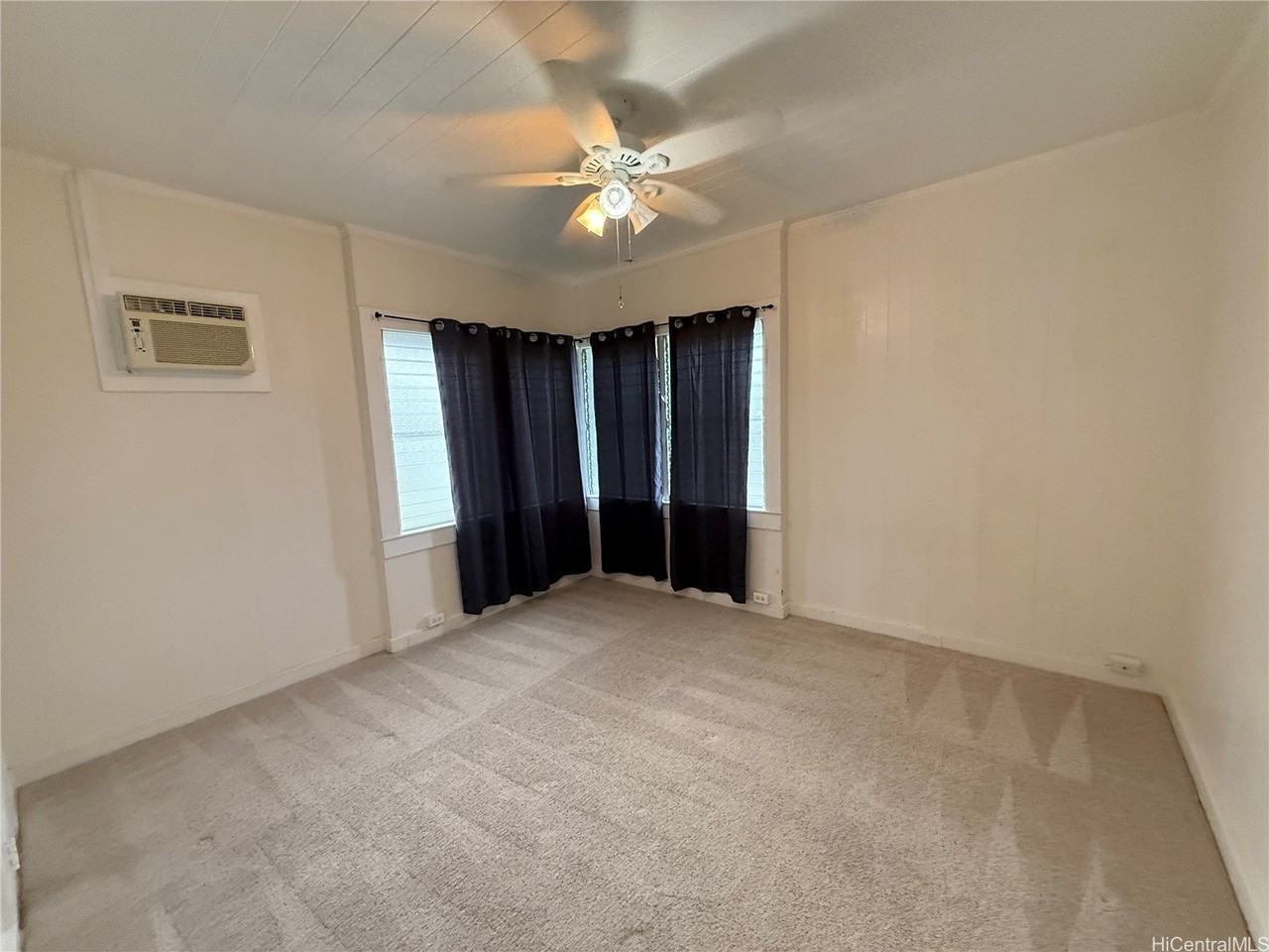 2158 Kanealii Ave - Photo 4 of 8