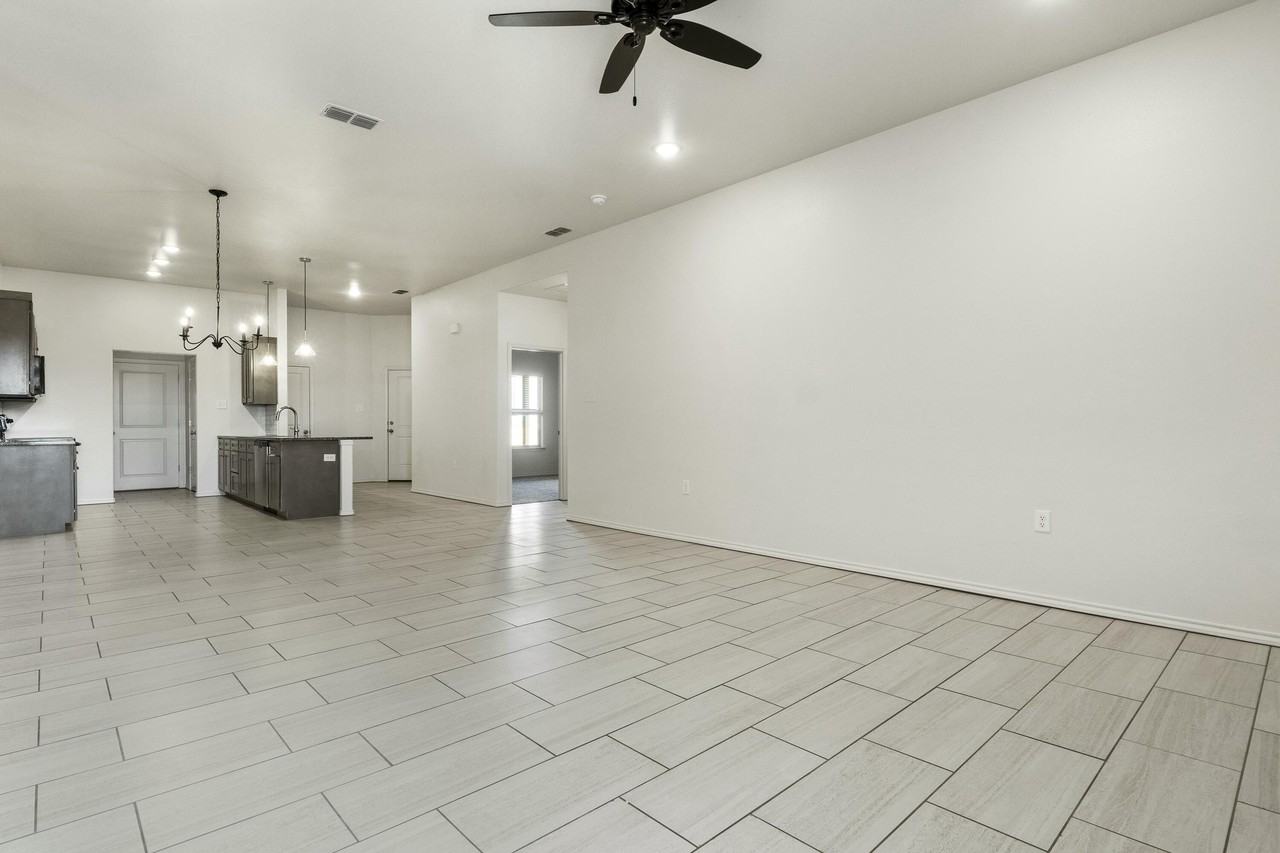 5856 Virginia Ave - Photo 5 of 26