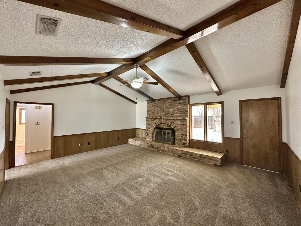 510 N Gardner Ave - Photo 3 of 20