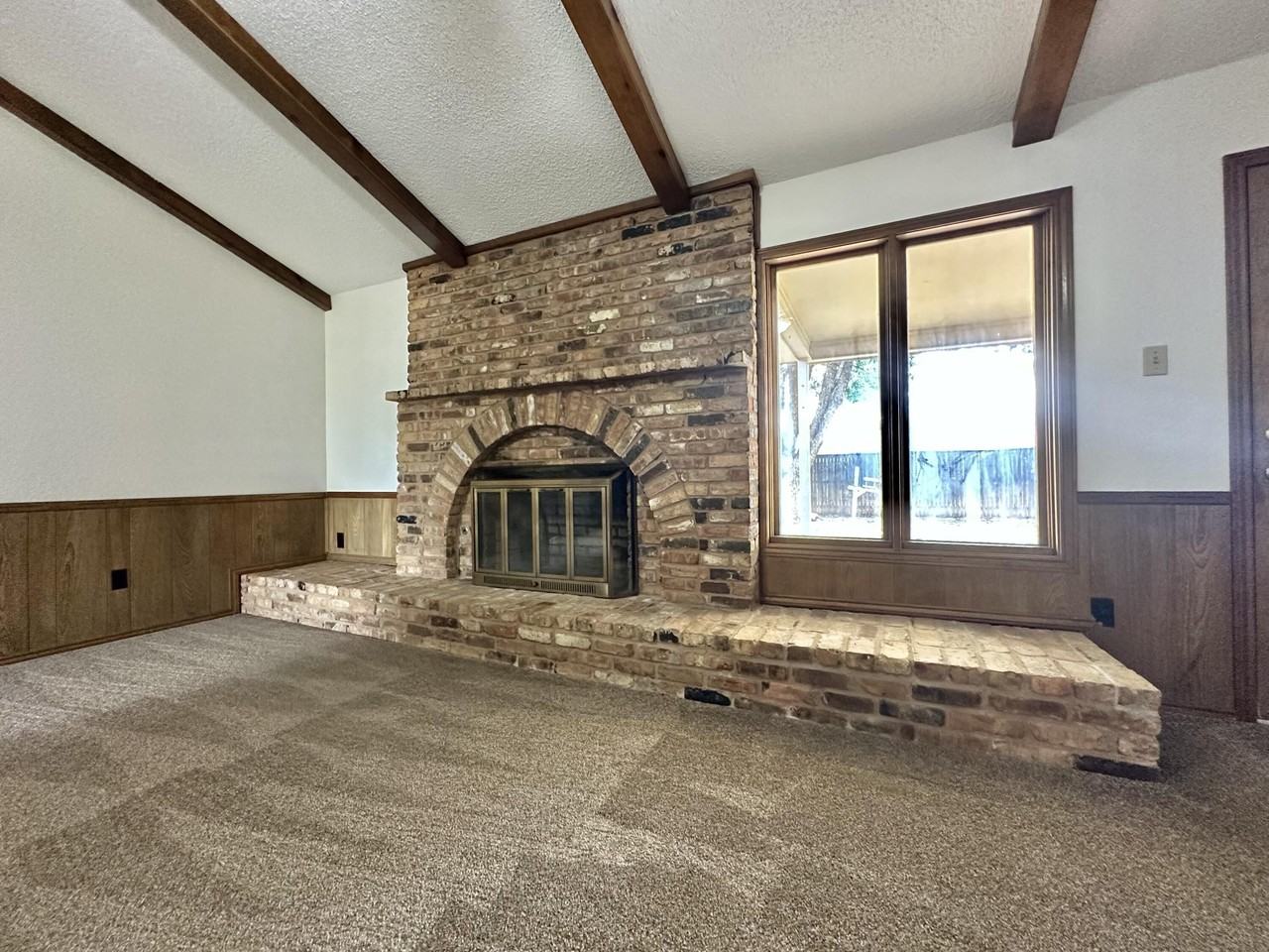 510 N Gardner Ave - Photo 4 of 20