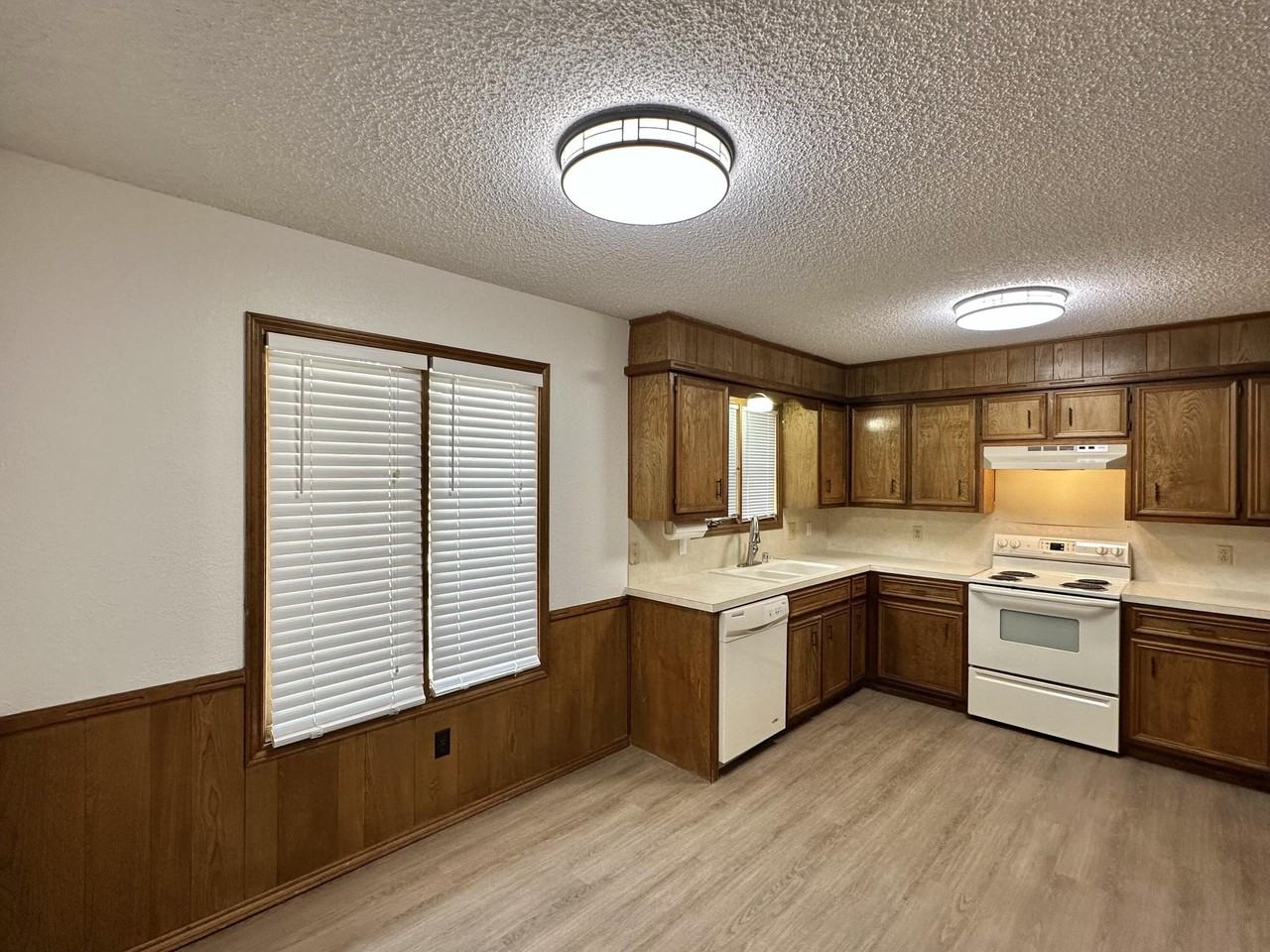 510 N Gardner Ave - Photo 5 of 20