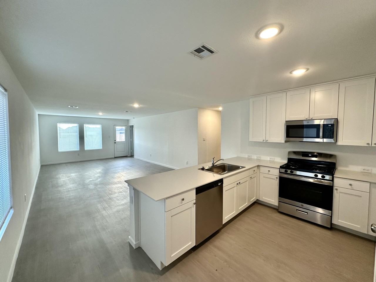 1513 Good Prairie Ave - Photo 3 of 19