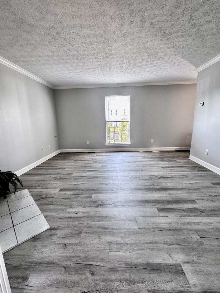 2469 English Station Dr - Photo 2 of 50