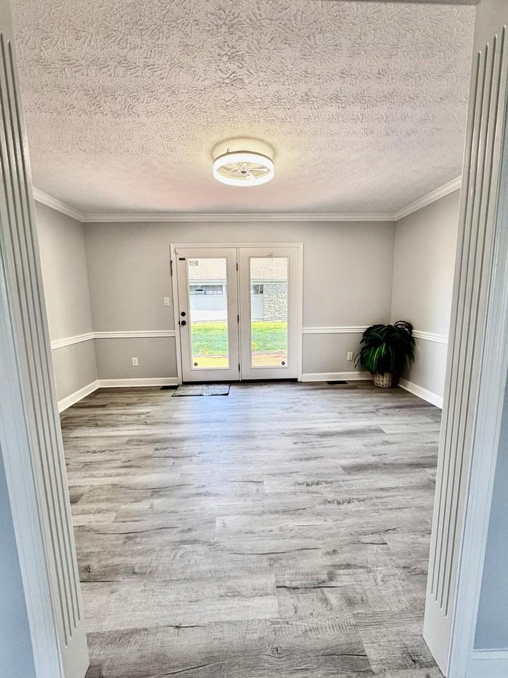 2469 English Station Dr - Photo 3 of 50