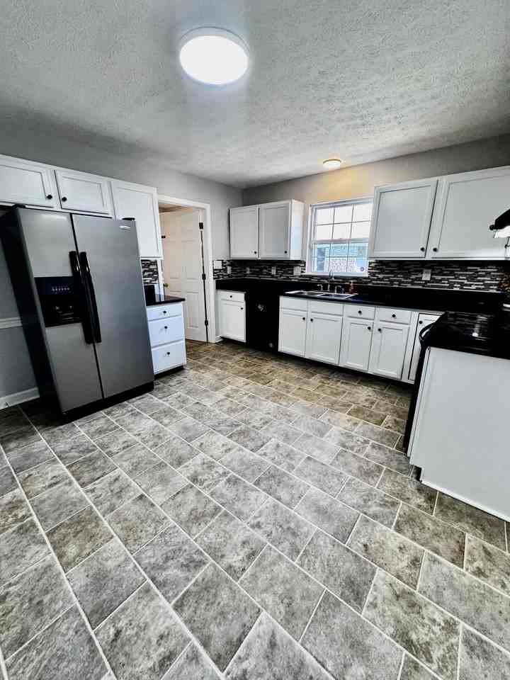 2469 English Station Dr - Photo 4 of 50