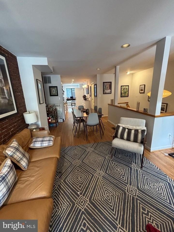 1753 Swann St Nw - Photo 3 of 21