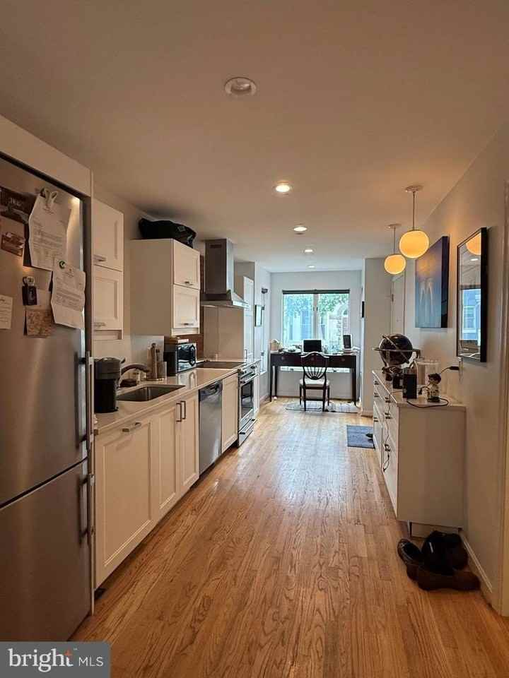 1753 Swann St Nw - Photo 5 of 21