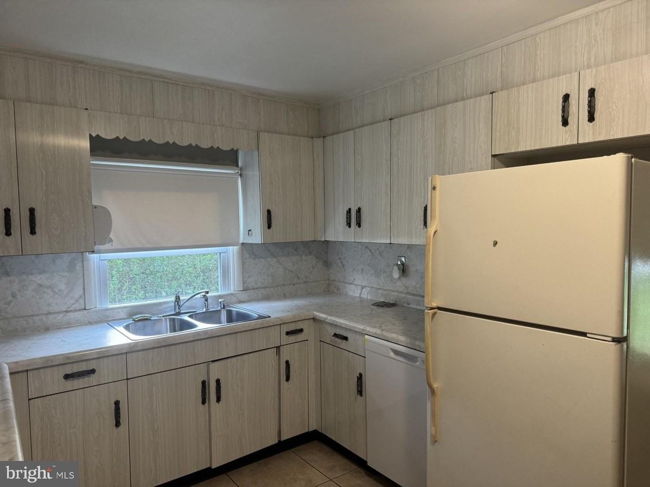 508 Warren Rd - Photo 5 of 19