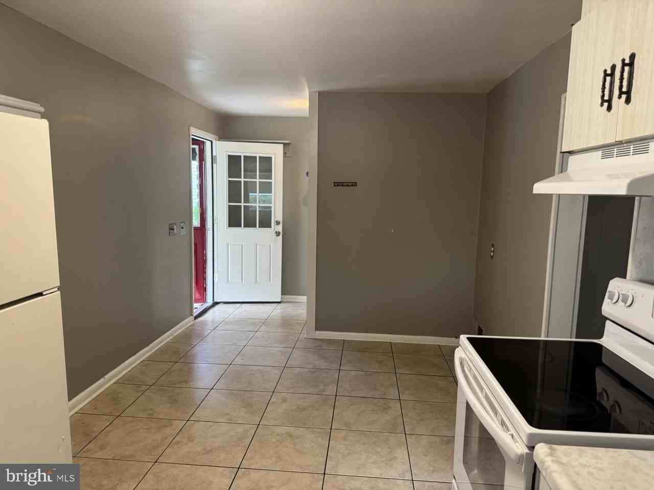 508 Warren Rd - Photo 7 of 19