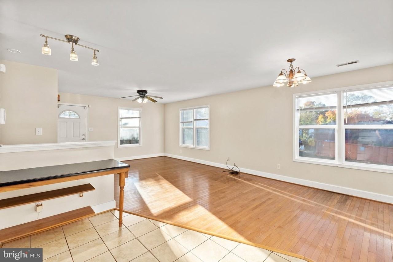 621A Wolfe St - Photo 6 of 26