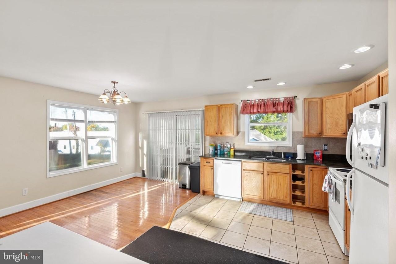 621A Wolfe St - Photo 7 of 26