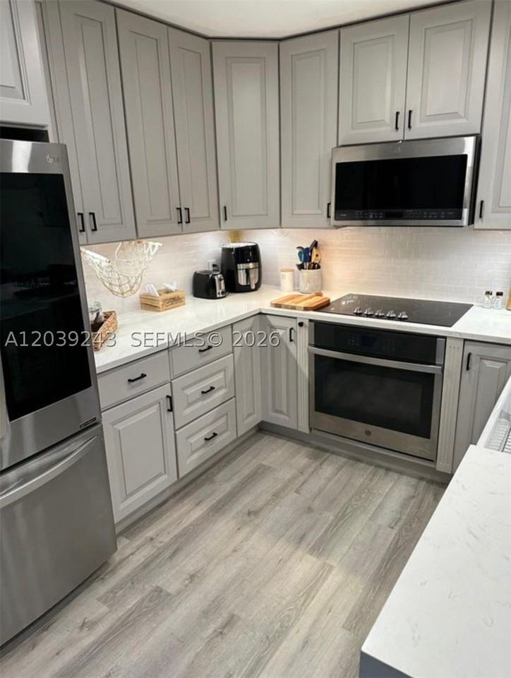 820 Sw 120th Way - Photo 5 of 18