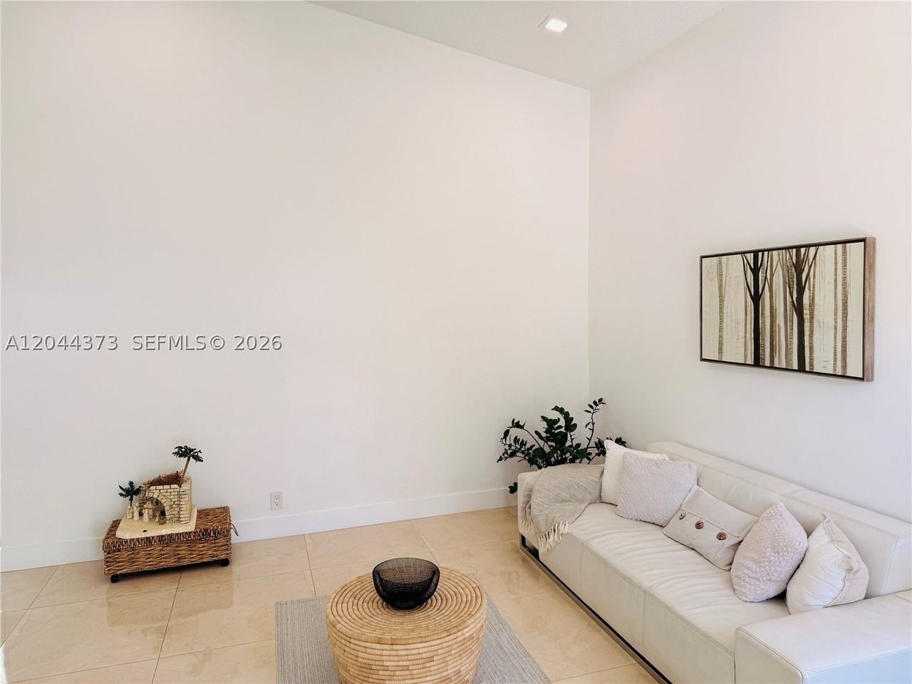 646 Stanton Dr - Photo 6 of 35