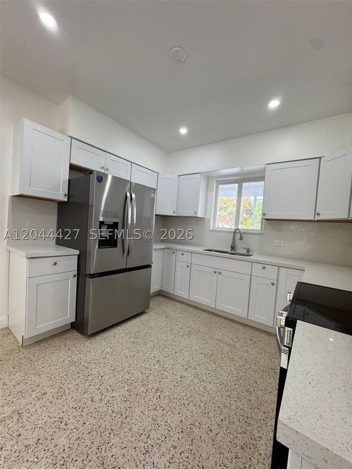 4700 Sw 7th St #0 - Photo 5 of 12