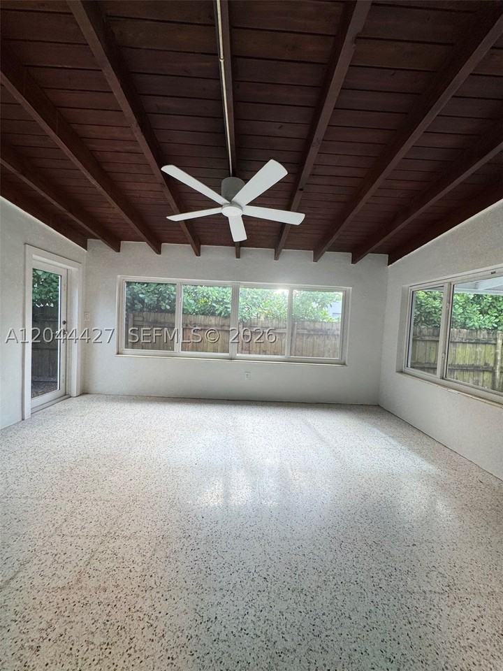 4700 Sw 7th St #0 - Photo 7 of 12