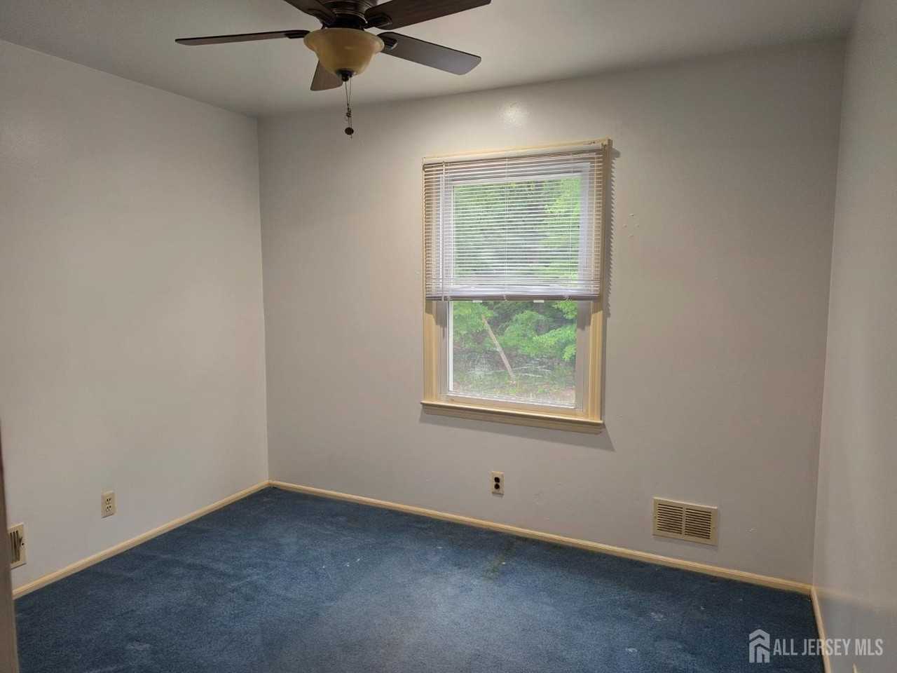 405 Frederick Ave - Photo 6 of 24