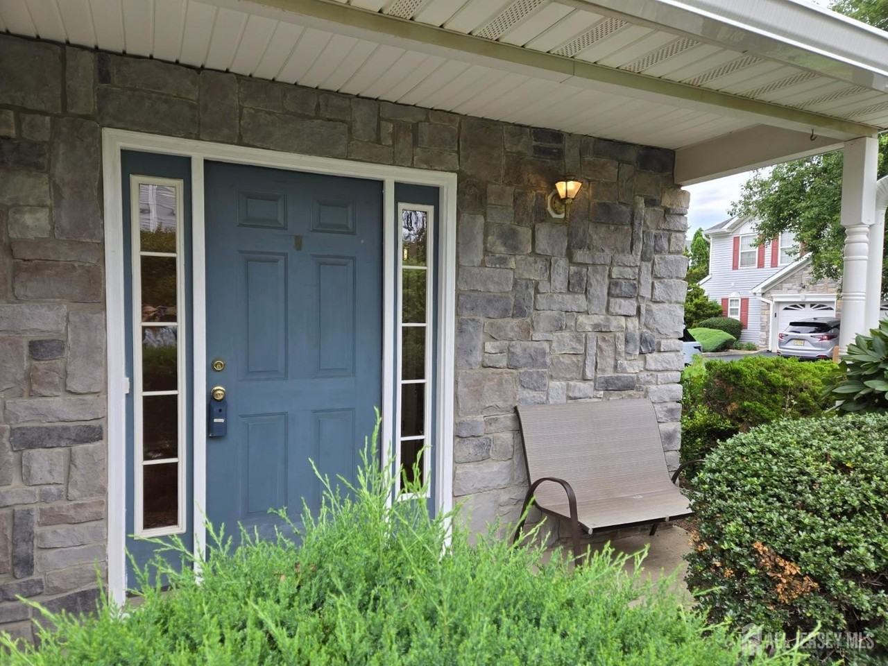 6 Chimney Ct - Photo 4 of 39